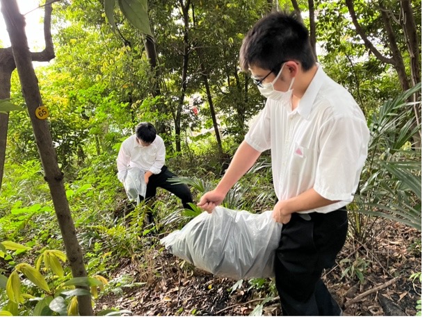 優秀ポスター賞受賞の浅野中学・高等学校の活動風景1